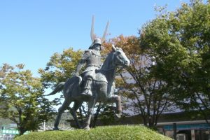 井伊直政：彦根駅前 徳川四天王の一人 井伊直政像【日本の歴史 史跡（像）】