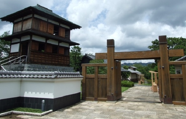 田中城／アクセス・場所・地図 徳川家康が関東へ移封後は駿府城主中村一忠の管轄となった 田中城【お城特集 日本の歴史】