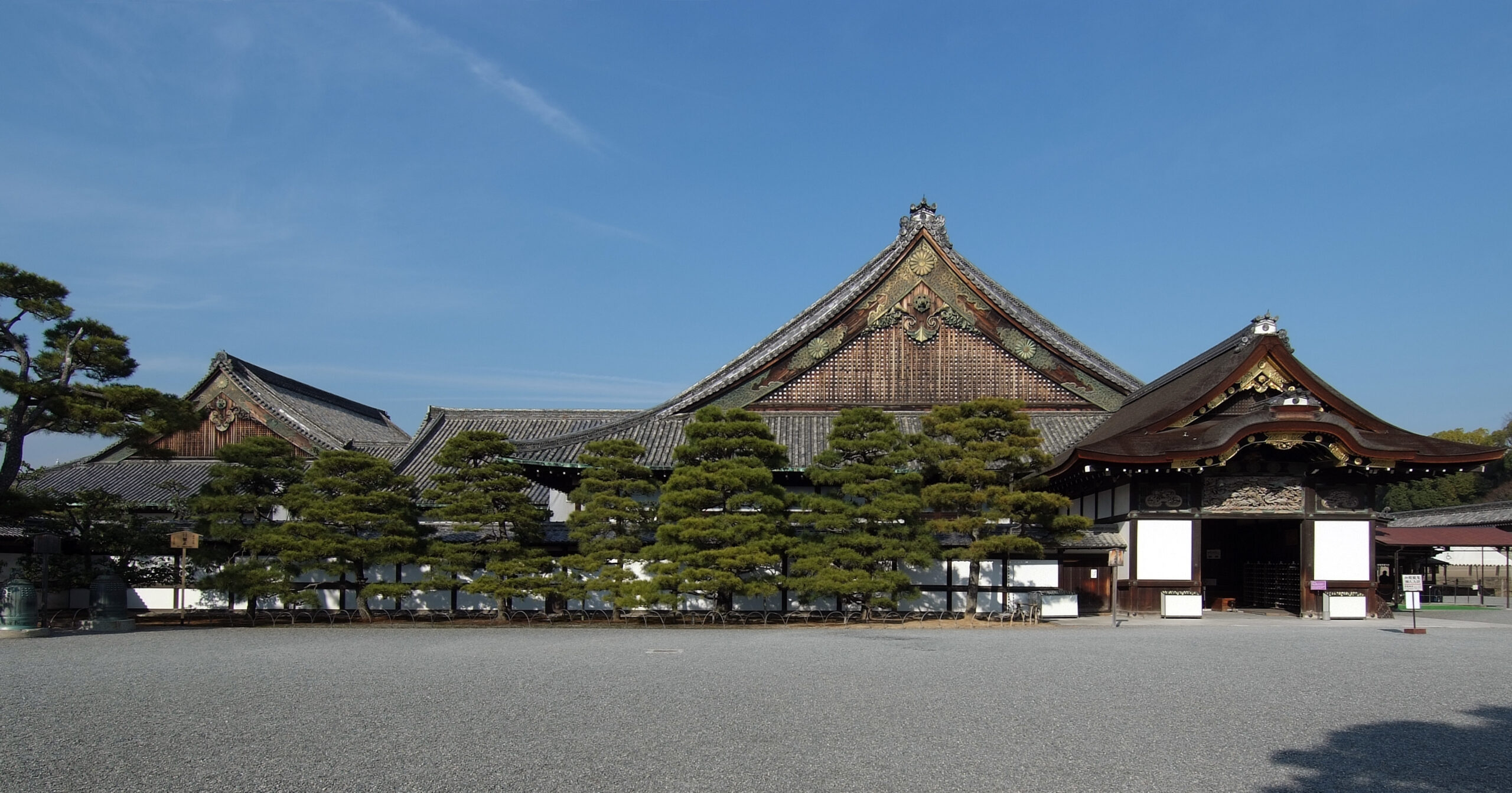 Nijo-jo_Ninomaru-goten_2009-1