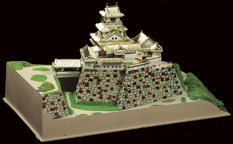 高知城（1/500）山内一豊築城 日本の名城プラモデル 屋根ゴールドメッキ豪華版