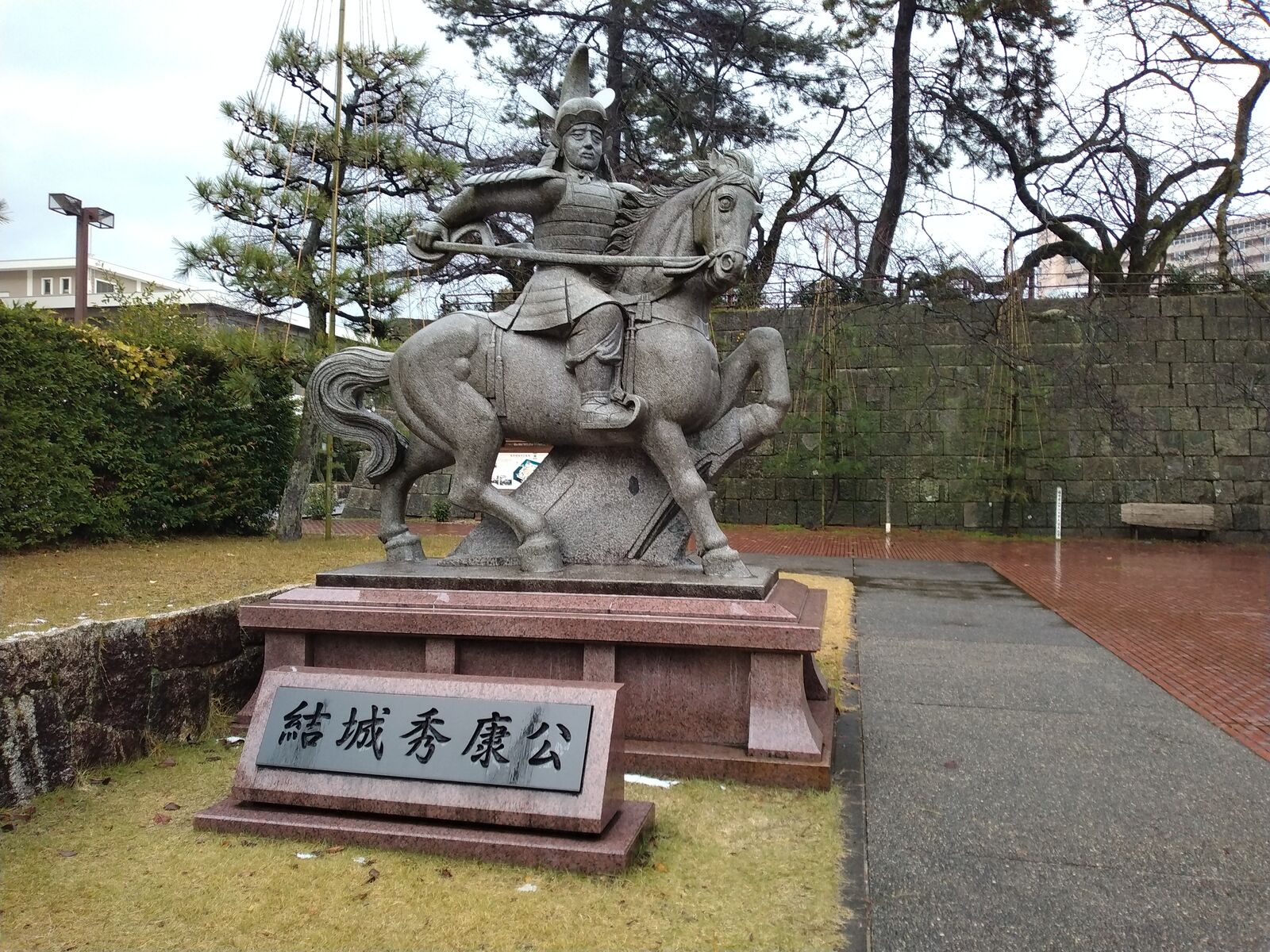 結城秀康公の騎馬像