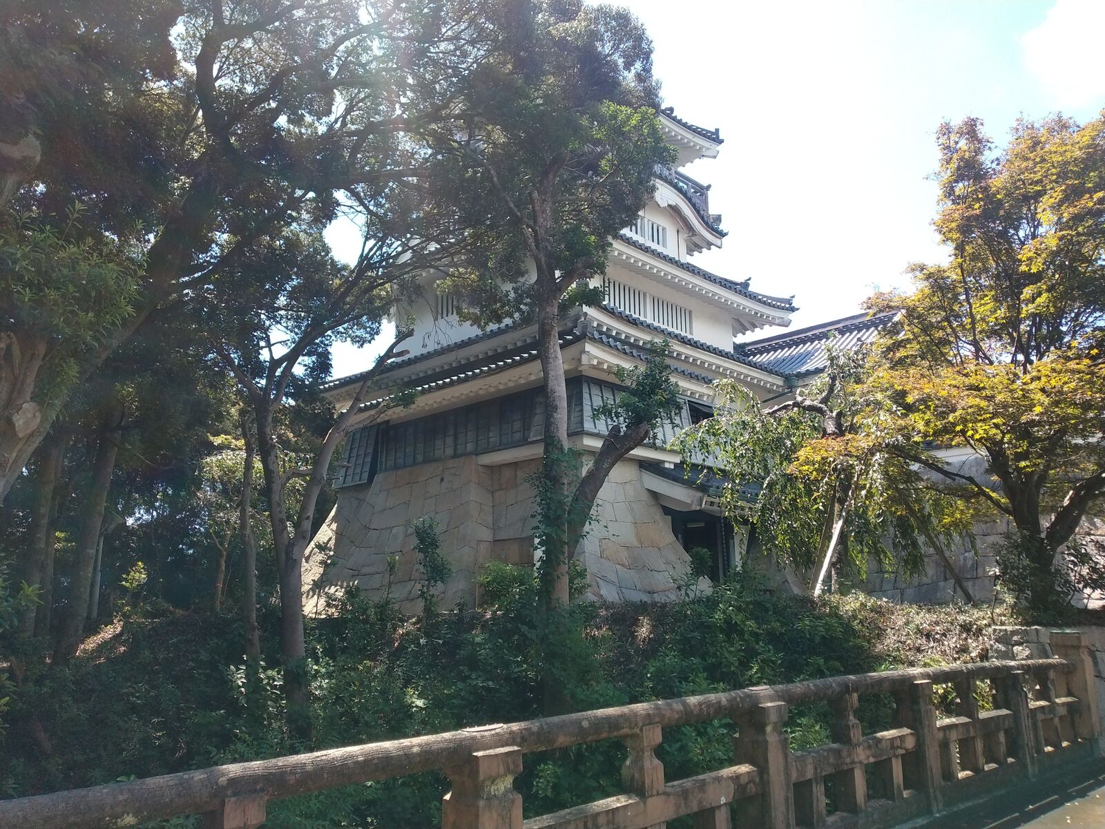 小山城の模擬天守(展望台小山城)