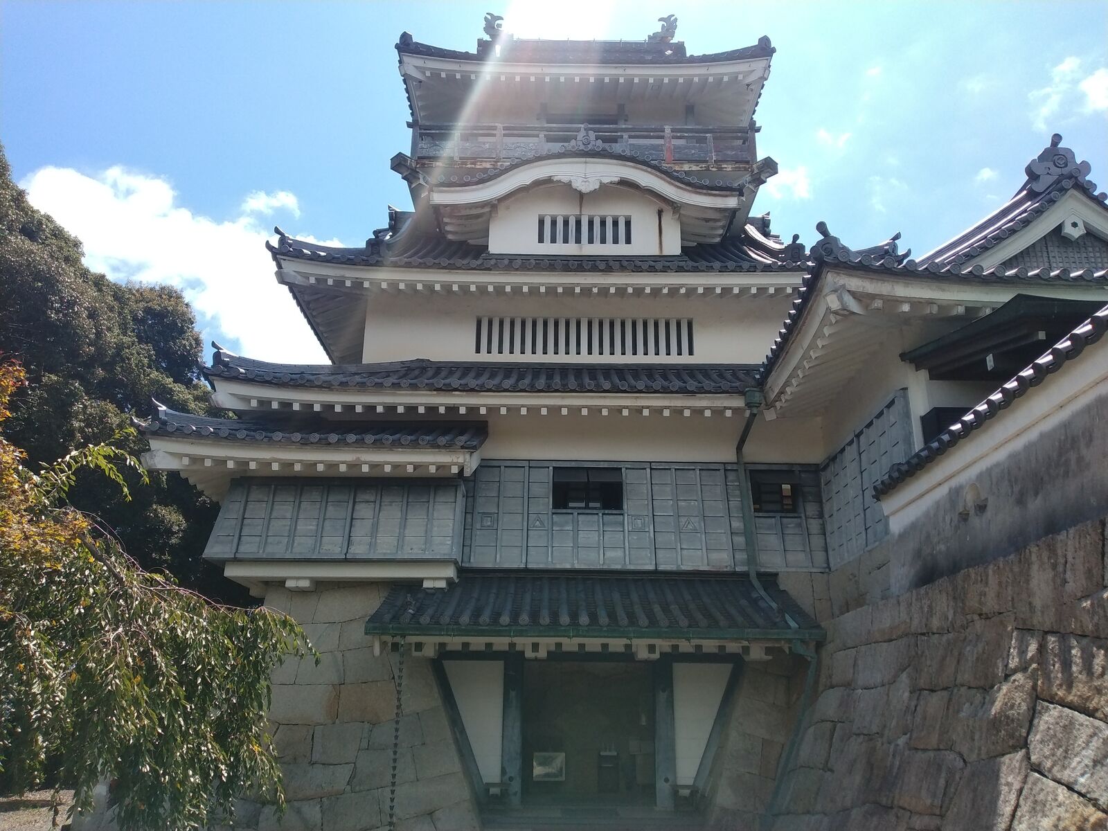 小山城 模擬天守を正面から