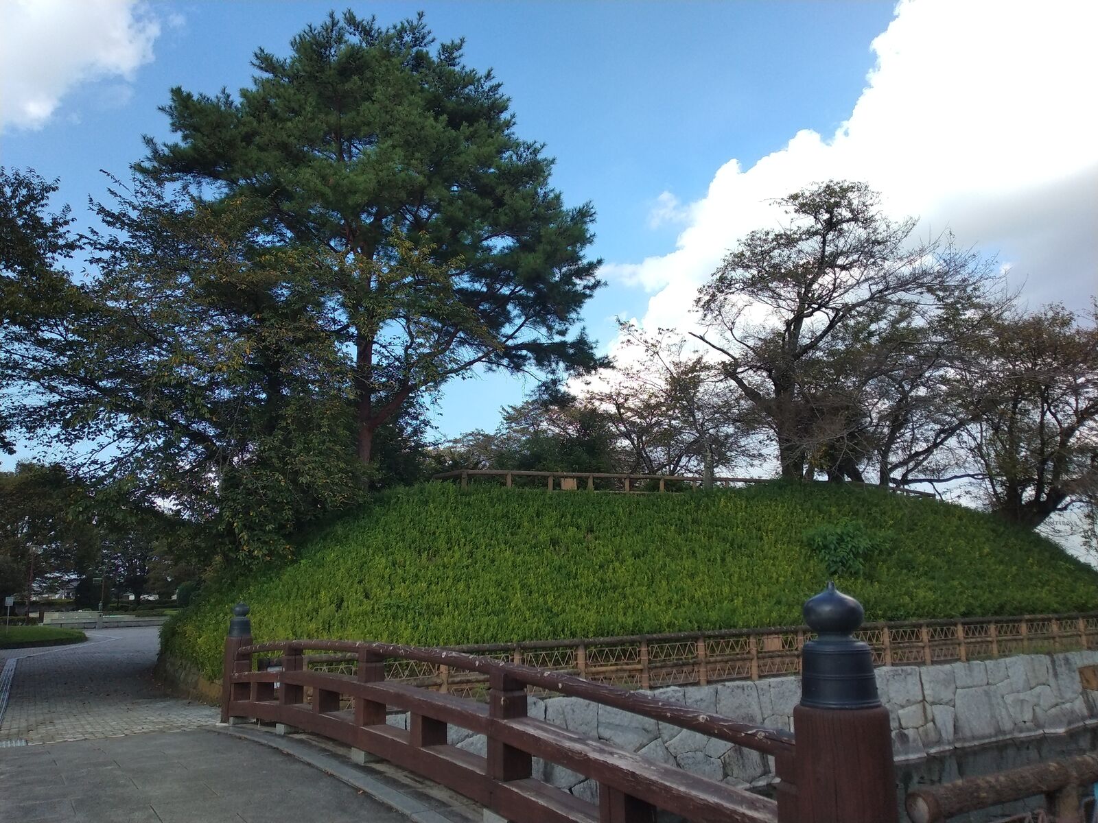 壬生城の土塁と橋