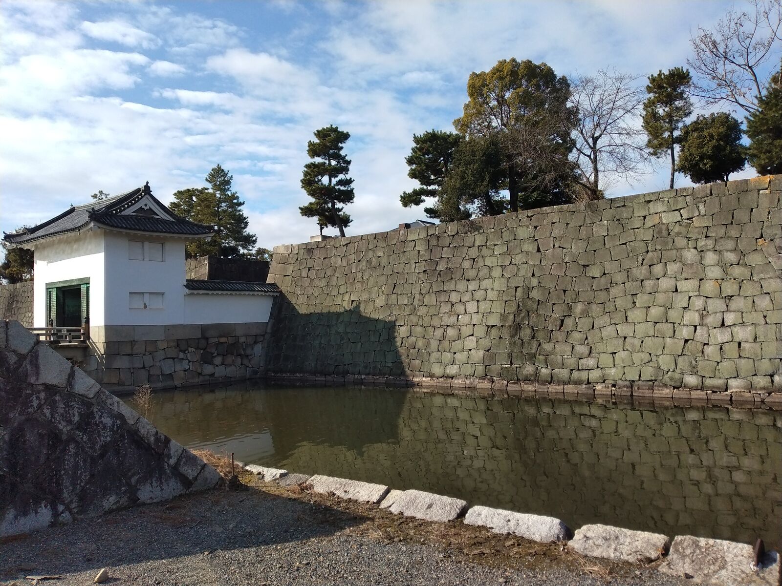 二条城の内堀と高石垣