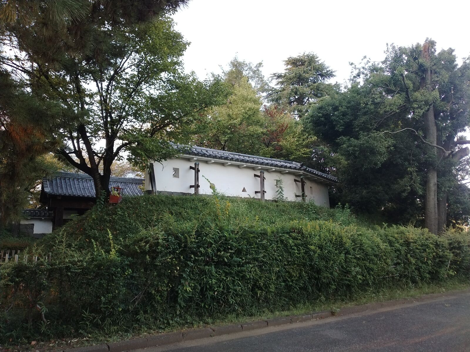 館林城跡の土塀と土塁