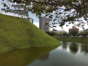 宇都宮城の水堀と土塁