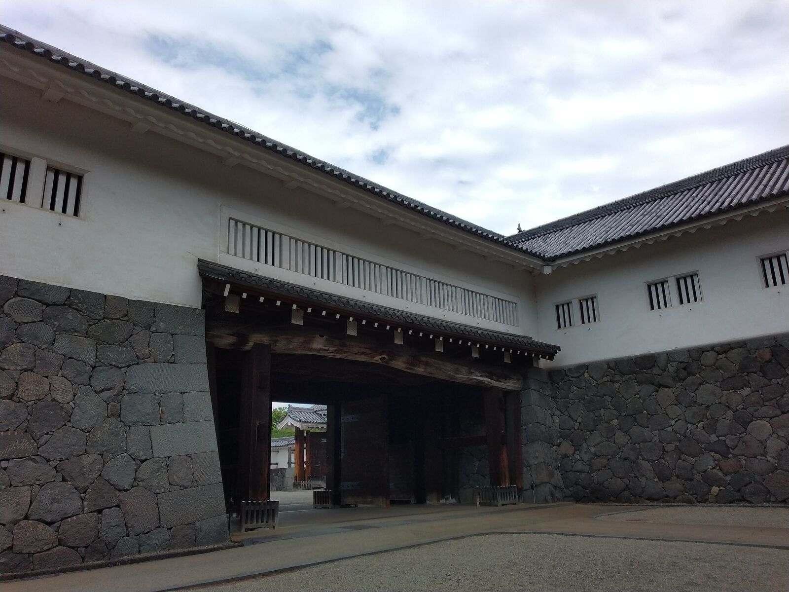 東大手門の内側