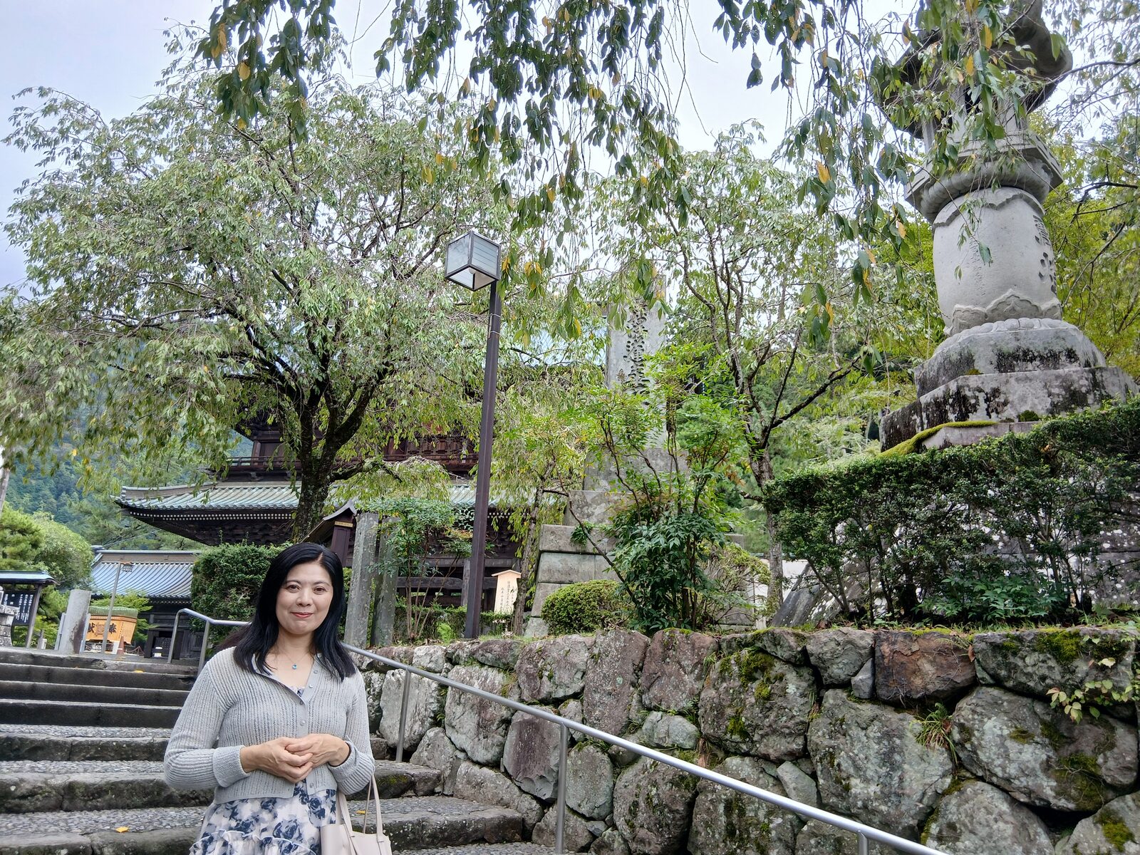 久遠寺の御案内の看板
