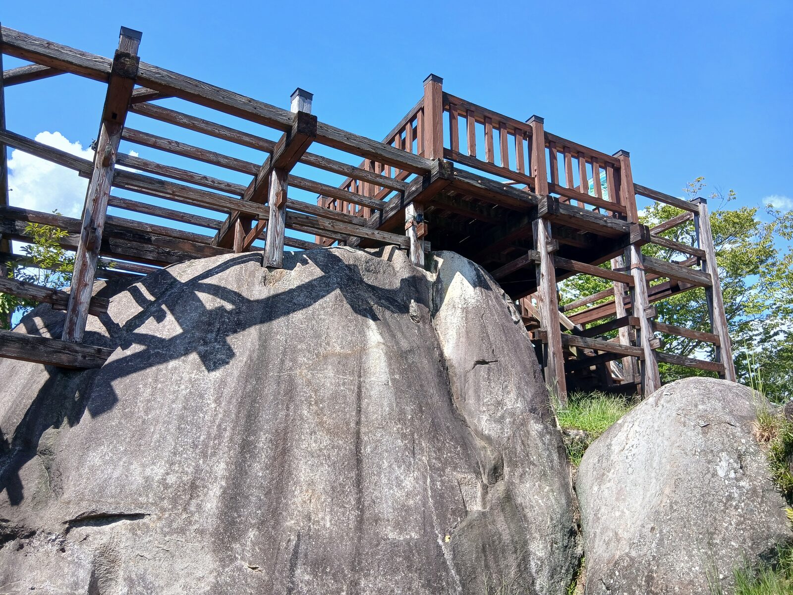 苗木城の天守台の懸造