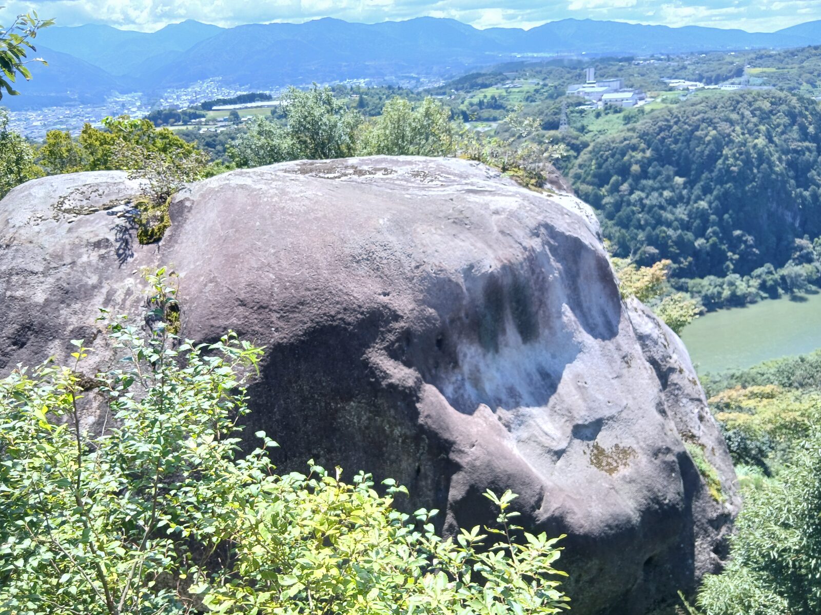 苗木城の馬洗岩