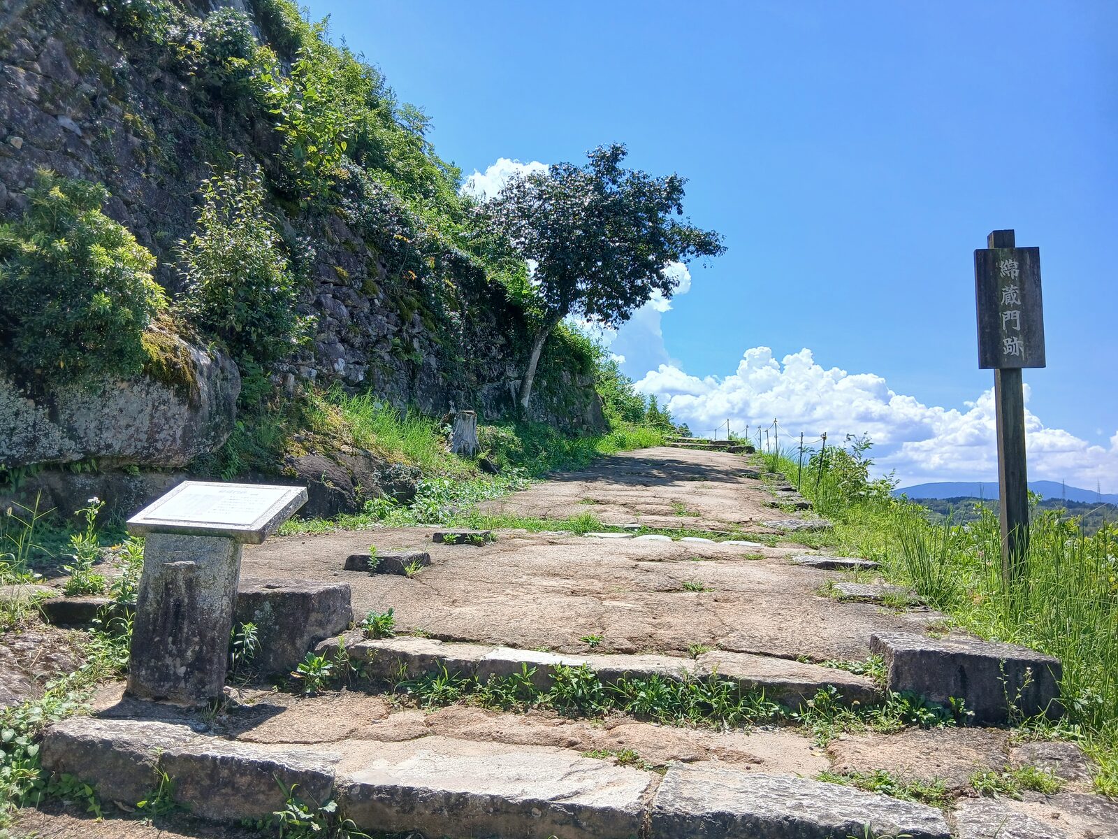 苗木城の綿蔵門跡