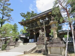 北野天満宮の楼門と石灯籠