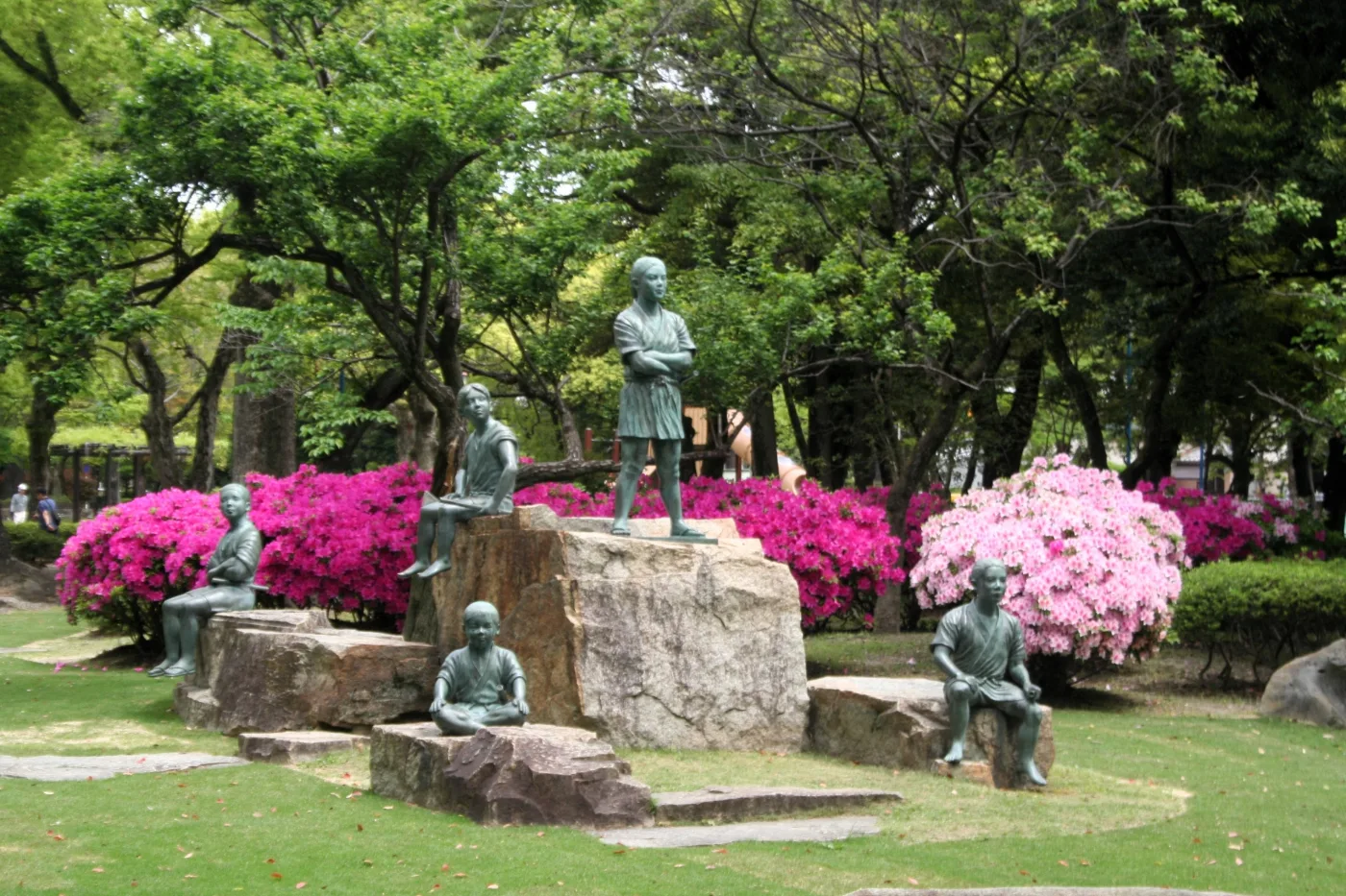 中村公園の少年時代の像